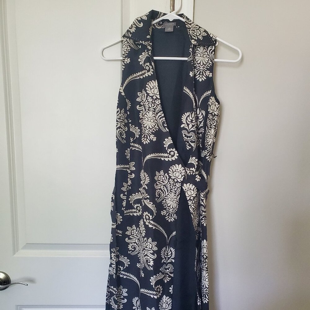 Ann Taylor Size 4P Collar Wrap Dress Black and White